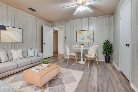 Tiny photo for 2805 Barrington Place, Arlington, TX 76014 (MLS # 21199900)