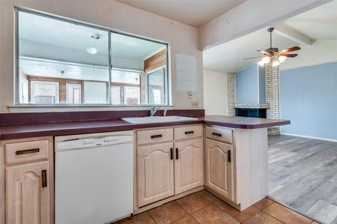 Tiny photo for 2805 Barrington Place, Arlington, TX 76014 (MLS # 21199900)