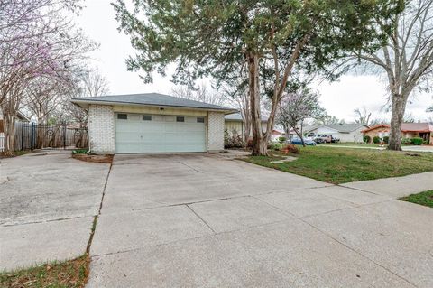 Tiny photo for 2805 Barrington Place, Arlington, TX 76014 (MLS # 21199900)