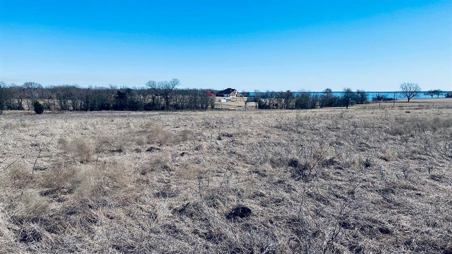 Outstanding Property Close to Lake. Cleared ready to build. Easy access to US 278. This is the opportunity to have a property close to the Lake and enjoy the atmosphere and openness.