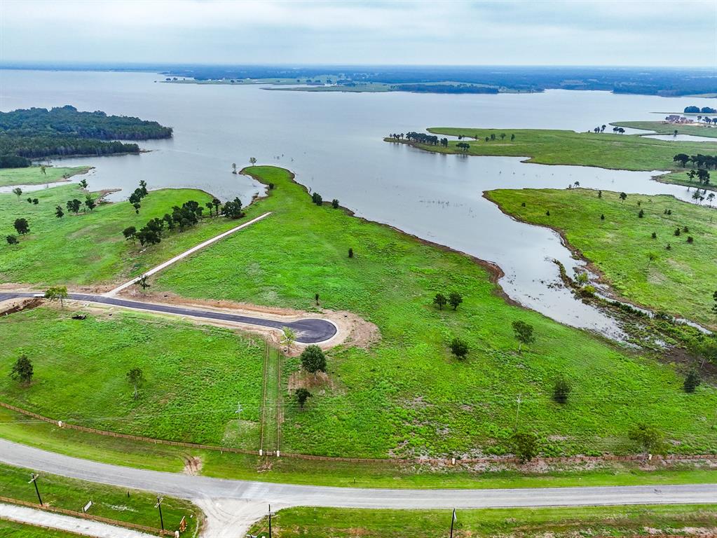 204 Lakeshore Lane