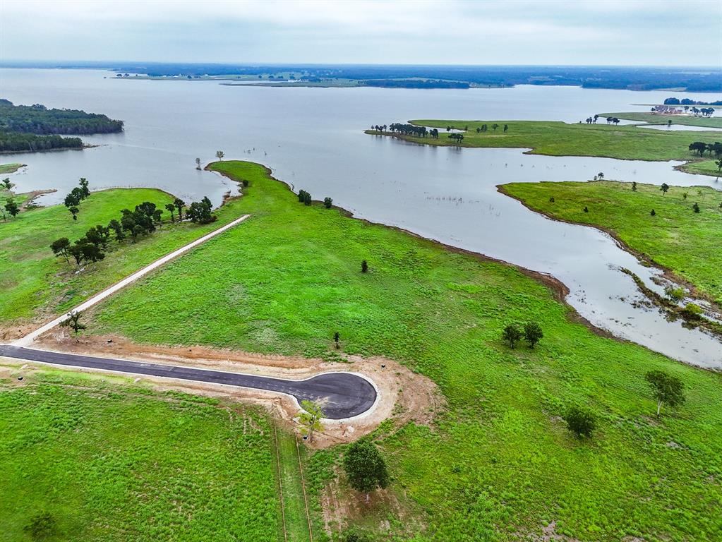204 Lakeshore Lane