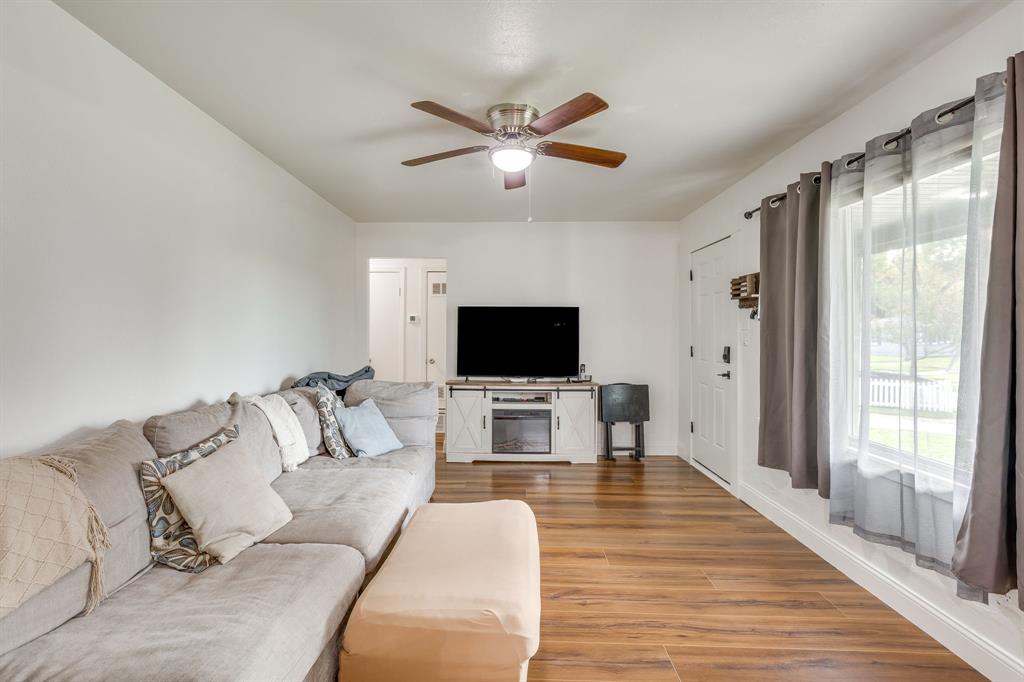6208 Walnut Drive