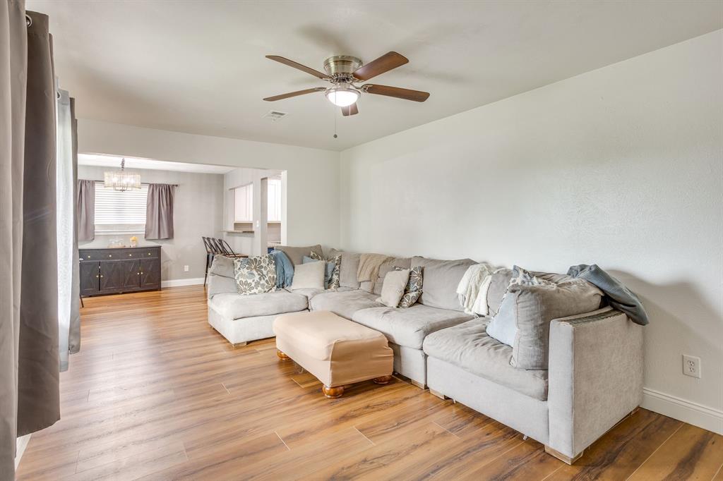 6208 Walnut Drive