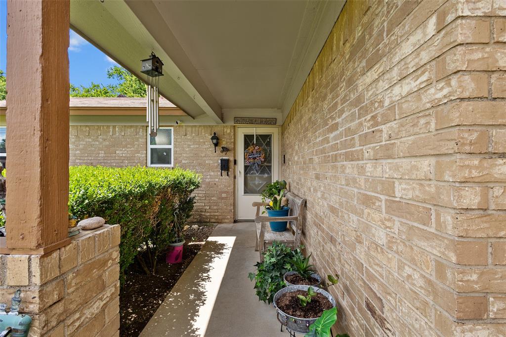 5636 Twin Oaks Drive