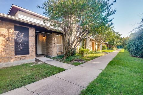 Photo of 4938 Rolling Vista, Mesquite, TX 75150 (MLS # 21311117)