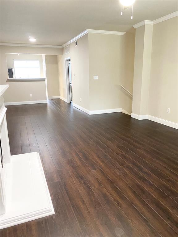 LINCOLNSHIRE - Residential Lease