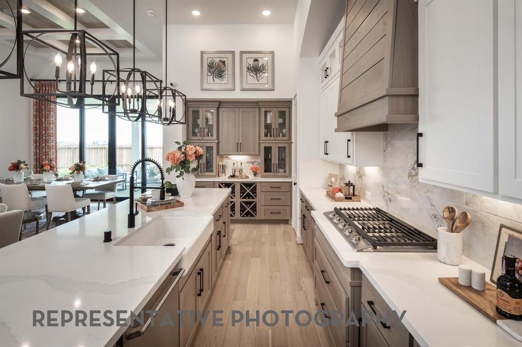2433 Red Hen Lane