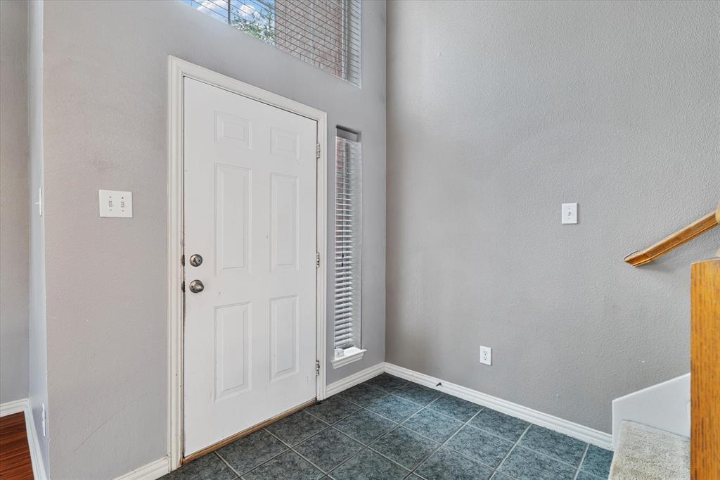 385 Ivan Drive