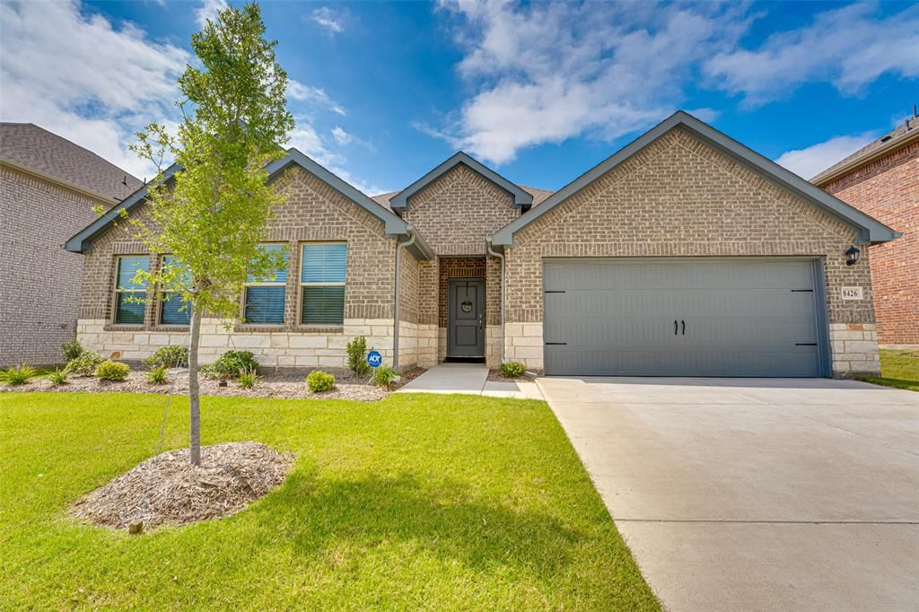 Photo of 8426 Slowburn Drive, Garland, TX 75043 (MLS # 21304514)