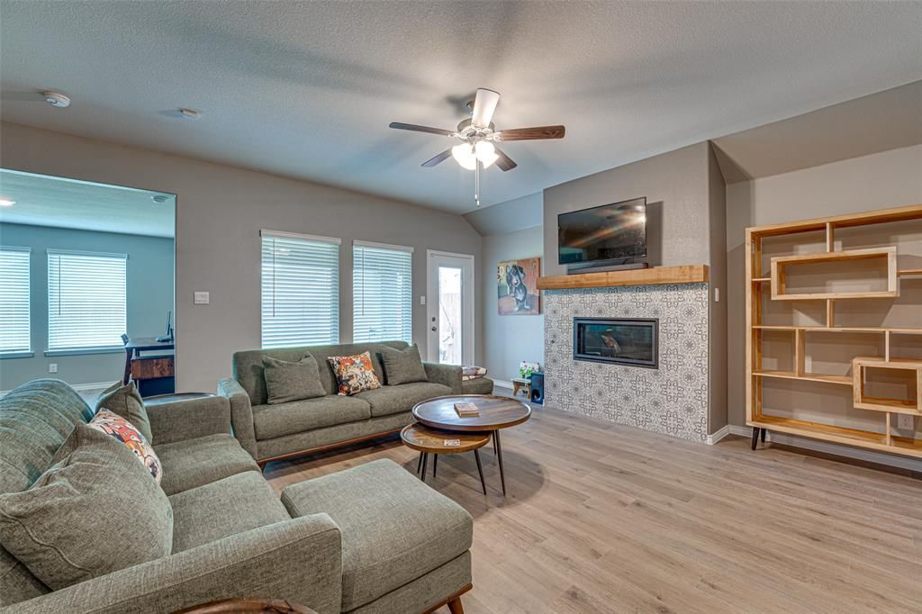 Photo of 8426 Slowburn Drive, Garland, TX 75043 (MLS # 21304514)