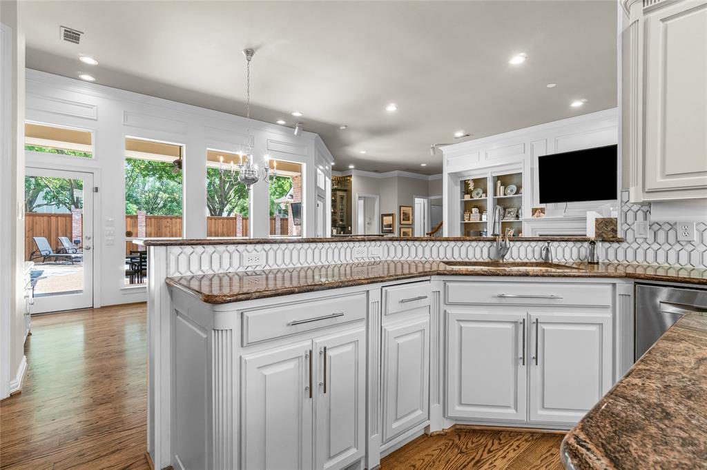 Kings Court Of Willow Bend - Residential