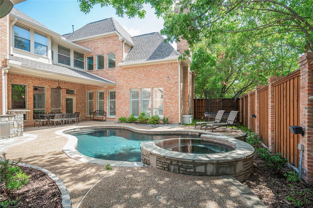 Kings Court Of Willow Bend - Residential