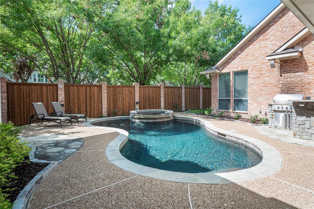 Kings Court Of Willow Bend - Residential