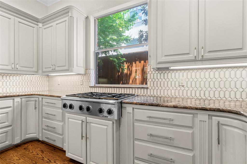 Kings Court Of Willow Bend - Residential