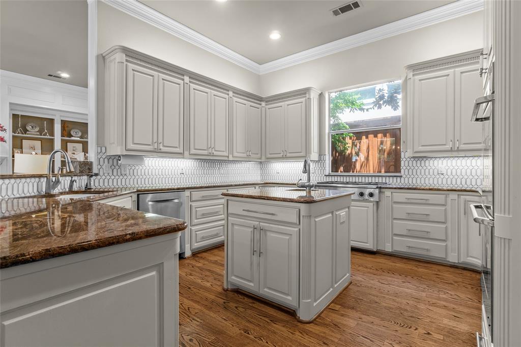 Kings Court Of Willow Bend - Residential