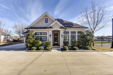 A home in Waxahachie