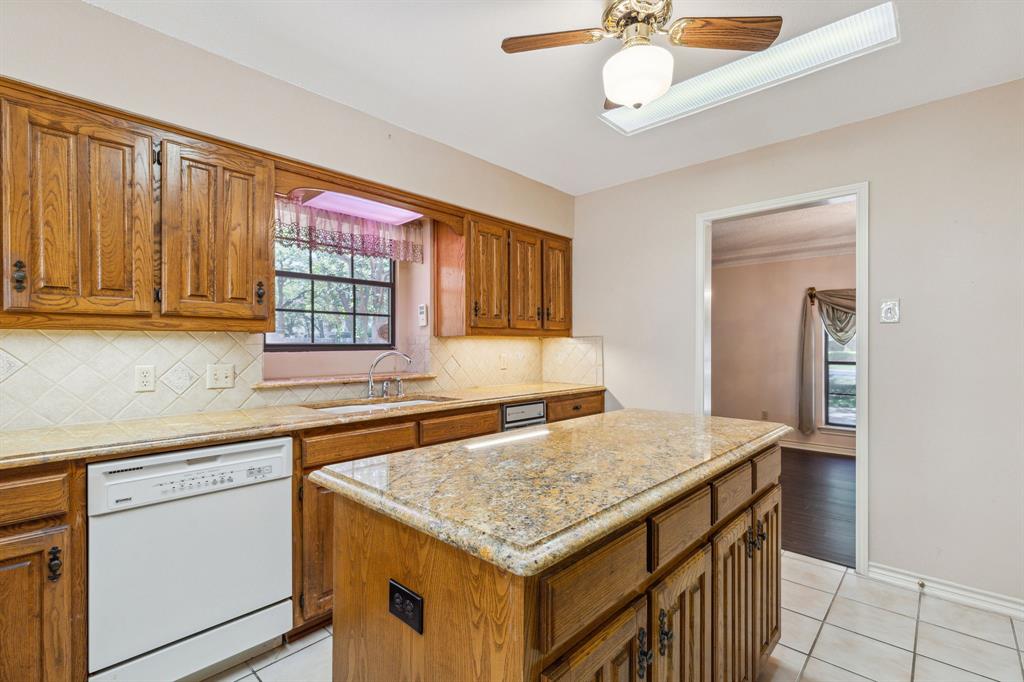 Whispering Oaks Kenn - Residential