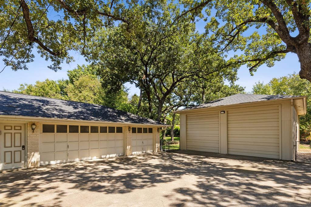 Whispering Oaks Kenn - Residential