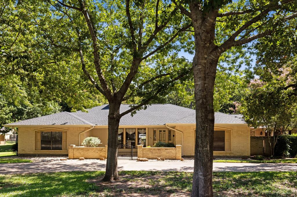 Whispering Oaks Kenn - Residential