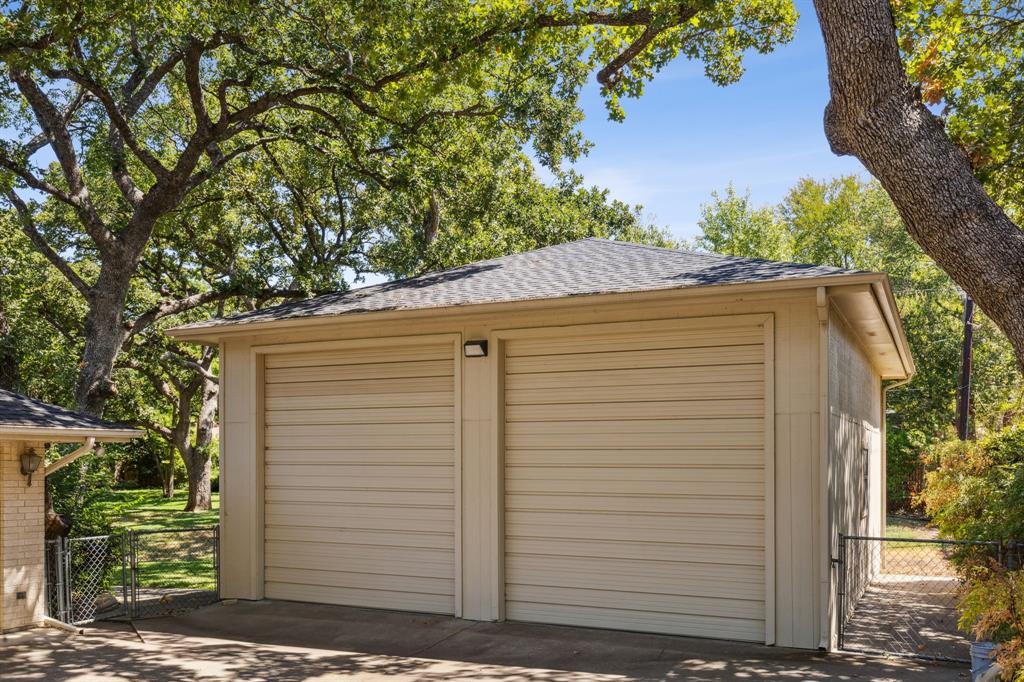 Whispering Oaks Kenn - Residential