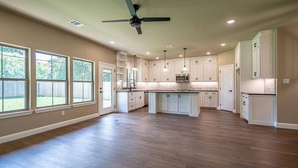 2208 Salina Circle