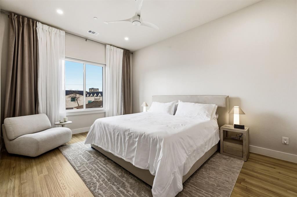 3816 ROSELAND CONDOMINIUM - Residential