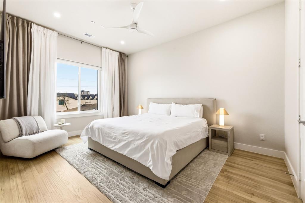 3816 ROSELAND CONDOMINIUM - Residential