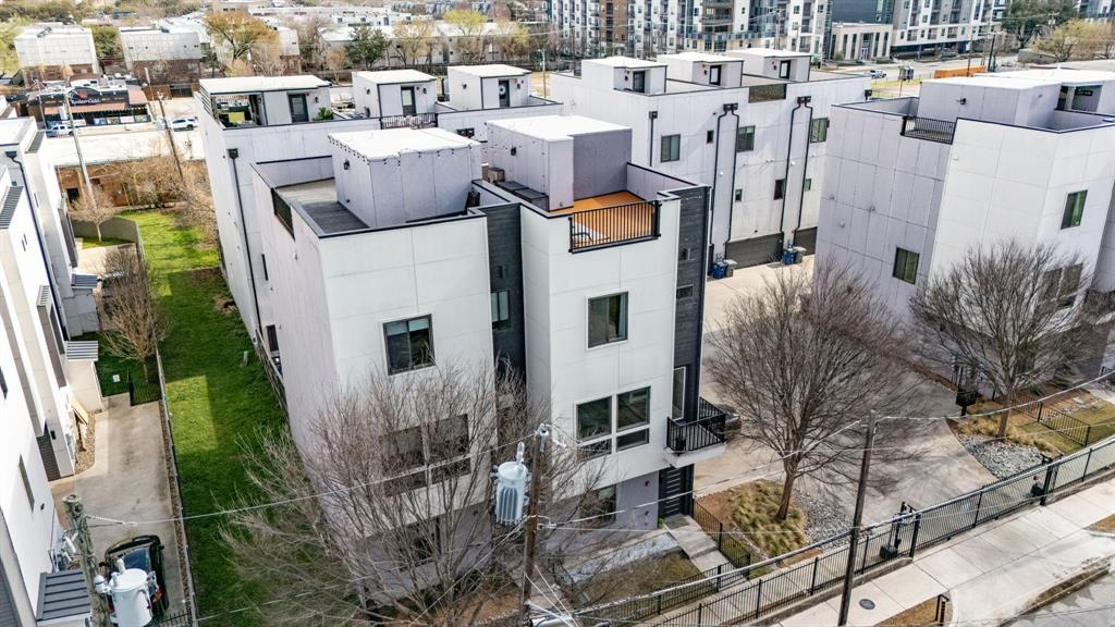 3816 ROSELAND CONDOMINIUM - Residential