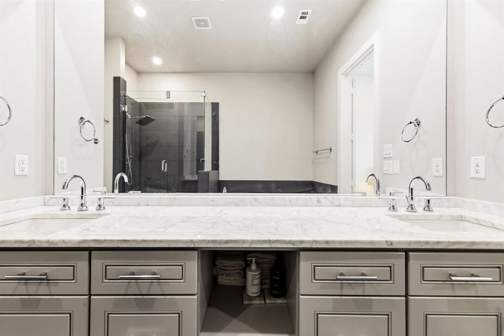 3816 ROSELAND CONDOMINIUM - Residential