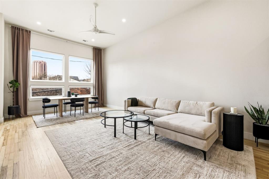 3816 ROSELAND CONDOMINIUM - Residential