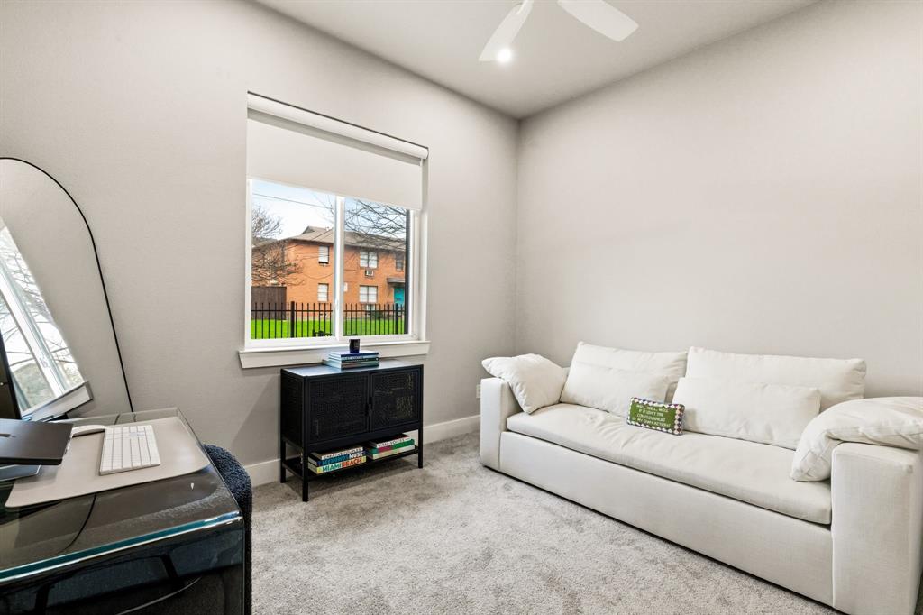 3816 ROSELAND CONDOMINIUM - Residential