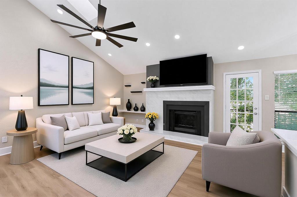 Holly Oaks Twnhms - Residential