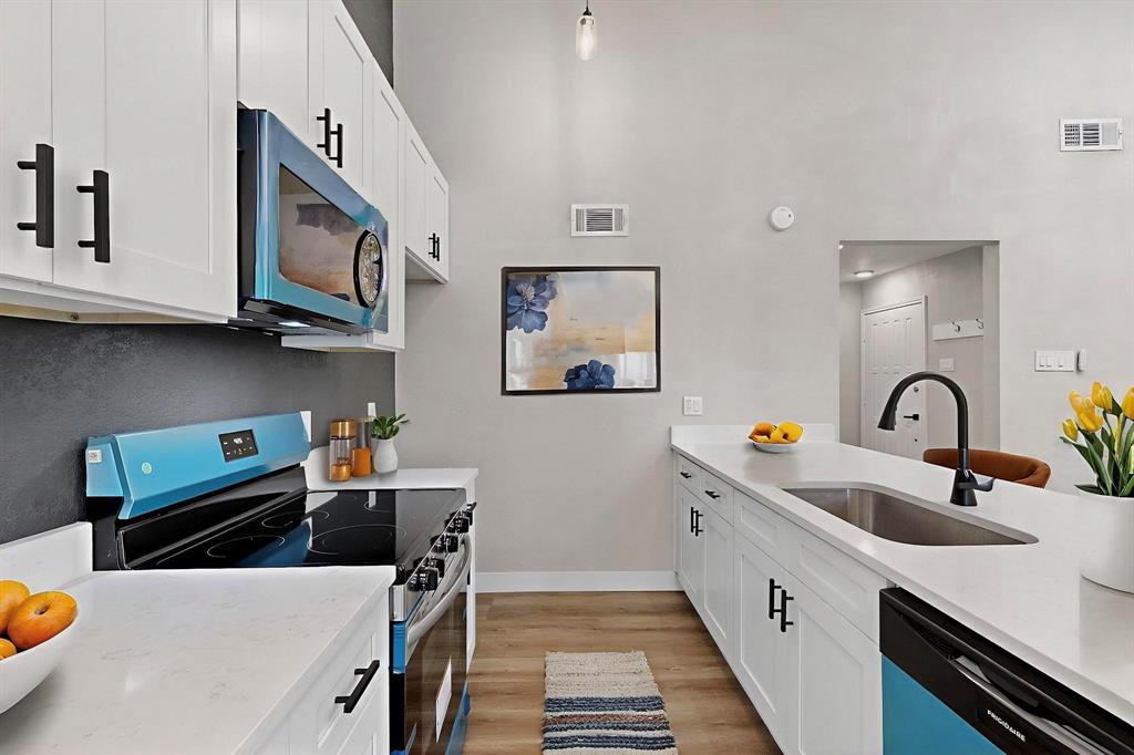 Holly Oaks Twnhms - Residential