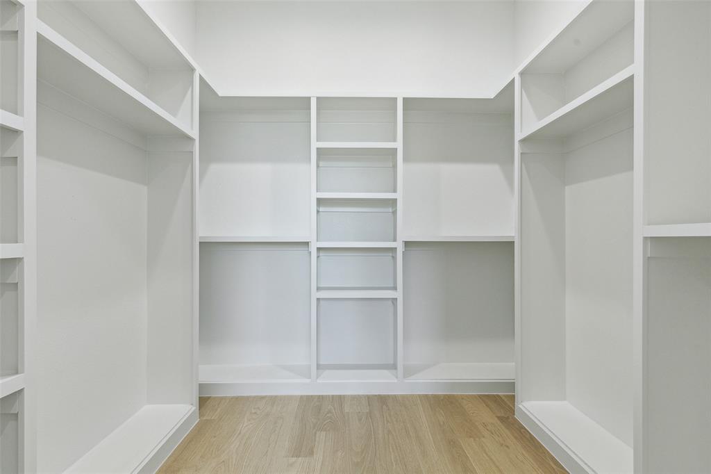 Dallas Land & Loan 02 - Residential Lease