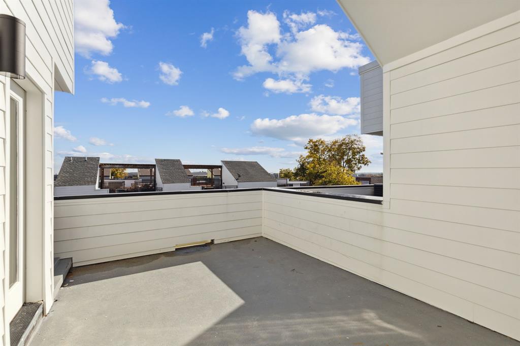 Dallas Land & Loan 02 - Residential Lease