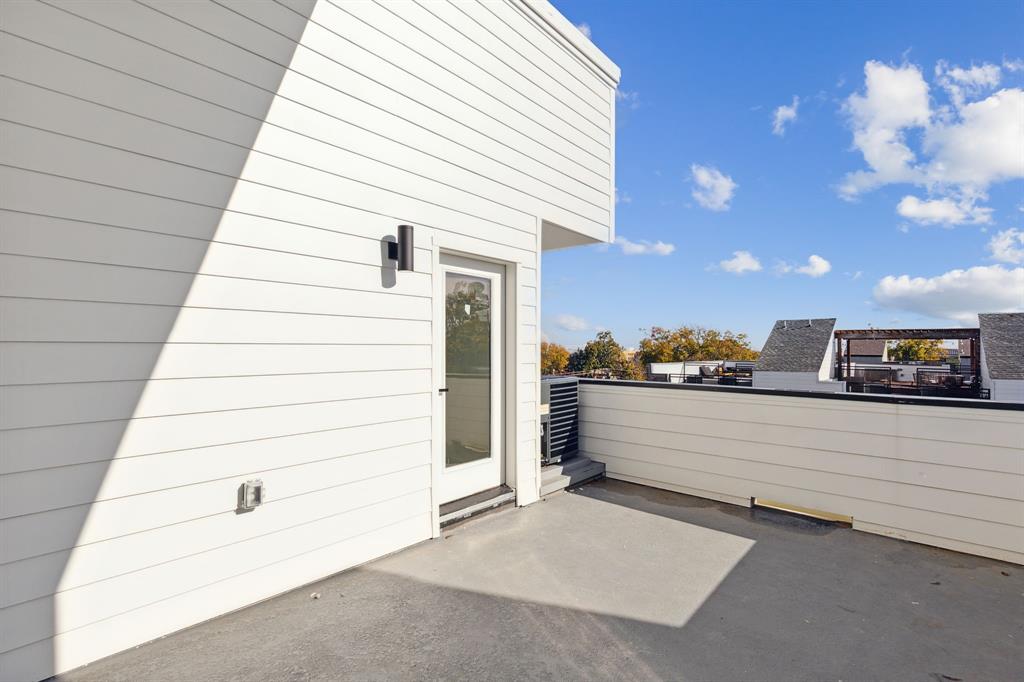 Dallas Land & Loan 02 - Residential Lease