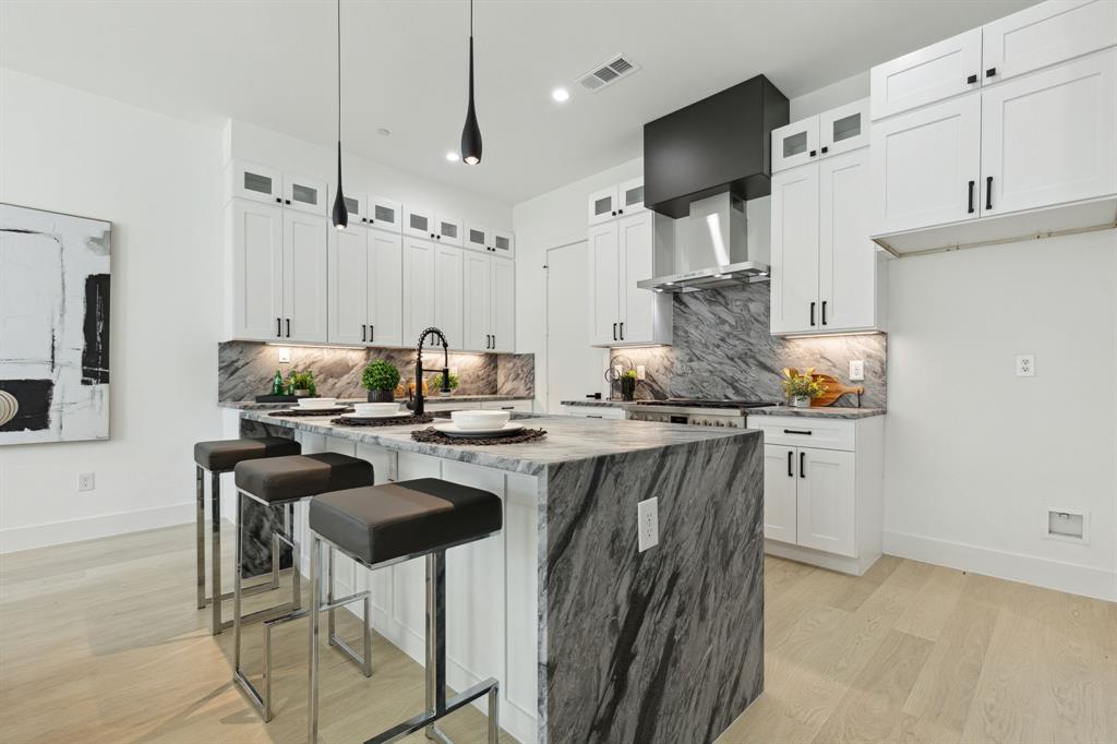 Dallas Land & Loan 02 - Residential Lease