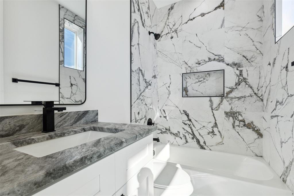 Dallas Land & Loan 02 - Residential Lease