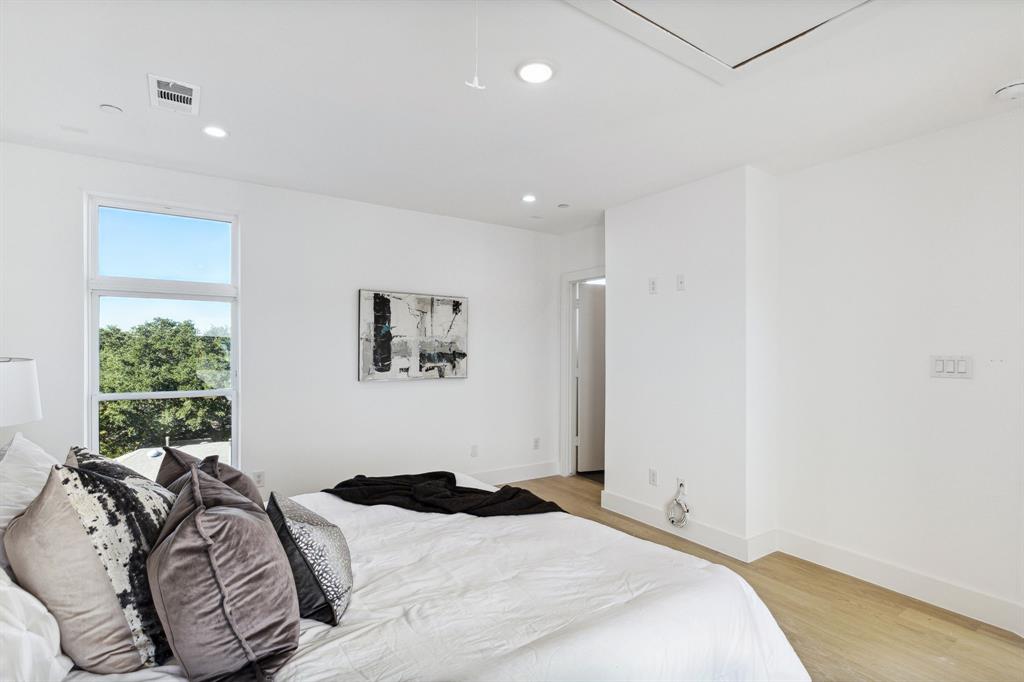 Dallas Land & Loan 02 - Residential Lease