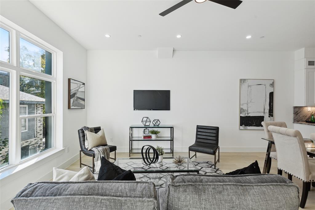 Dallas Land & Loan 02 - Residential Lease