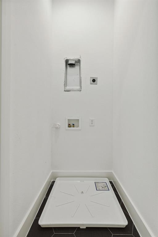 Dallas Land & Loan 02 - Residential Lease