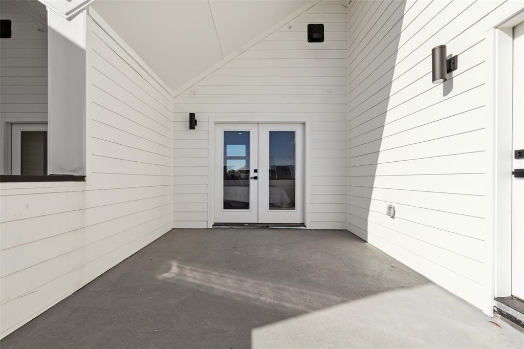 Dallas Land & Loan 02 - Residential Lease