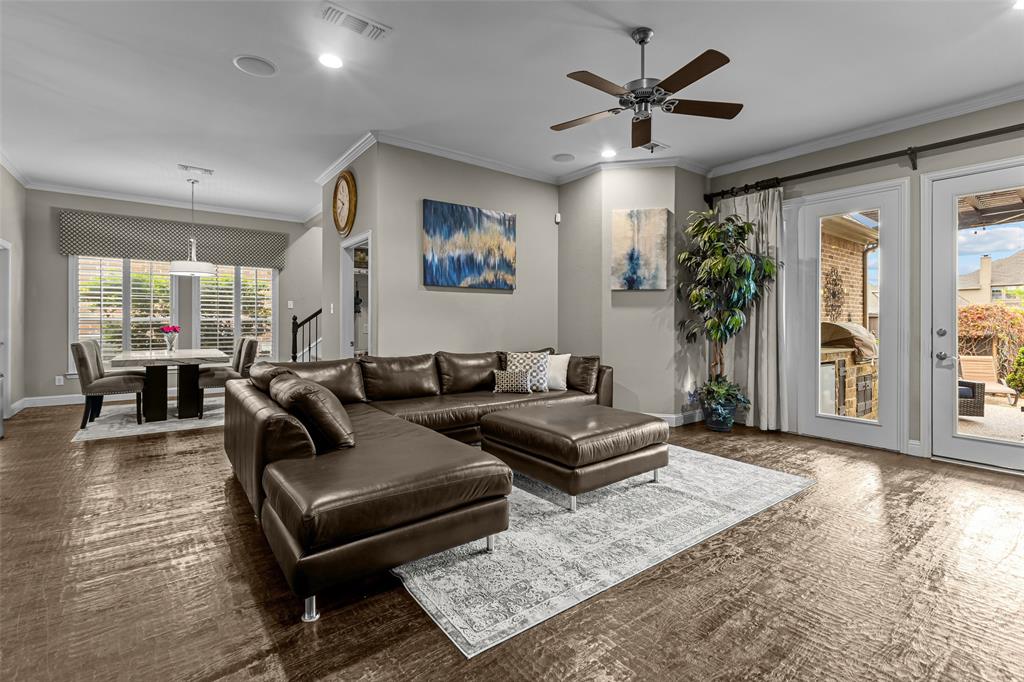 429 S Hampton Court