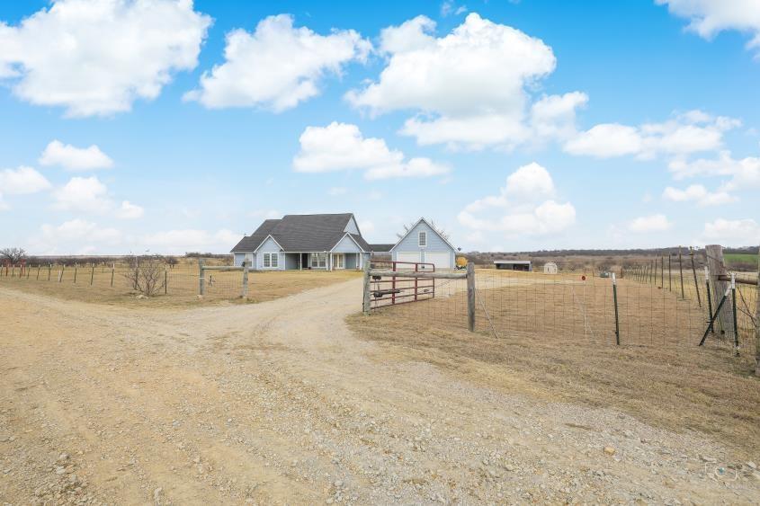 6202 Private Road 902 .