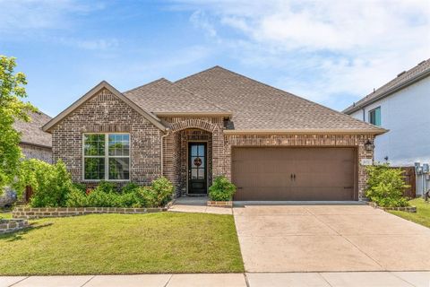 4121 Silver Spur Court Aubrey TX 76227