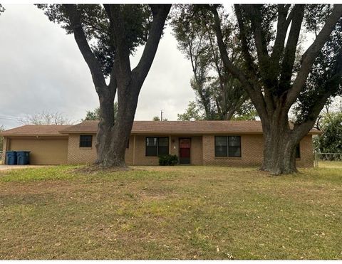 Photo of 3206 Bogota Street, Athens, TX 75752 (MLS # 21120069)