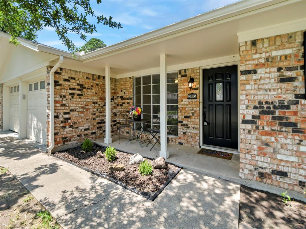 2005 Maplewood Drive