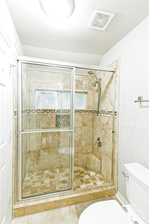 Dallas, Texas 75287, United States, 5 Bedrooms Bedrooms, ,3 BathroomsBathrooms,Residential,Pending,150102