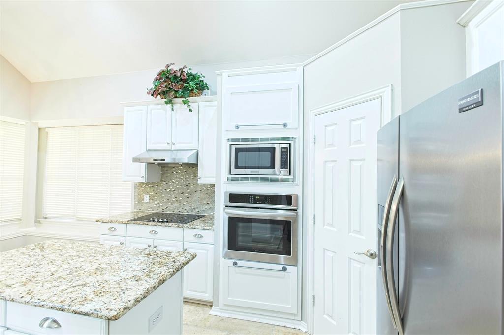 Dallas, Texas 75287, United States, 5 Bedrooms Bedrooms, ,3 BathroomsBathrooms,Residential,Pending,150102